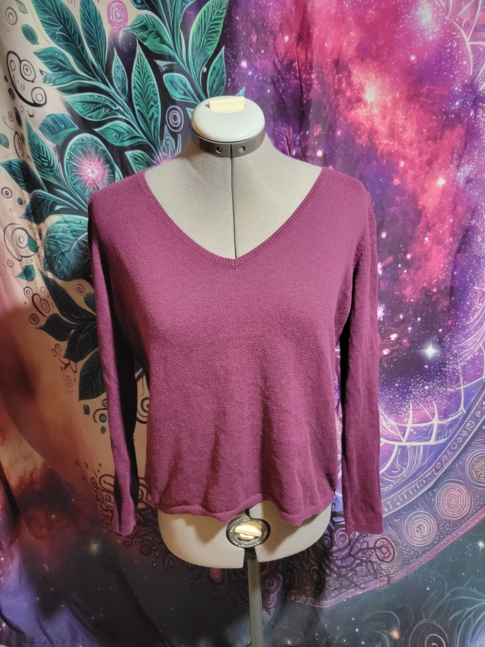 Old Navy V-Neck Long-Sleeve Sweater - Plum